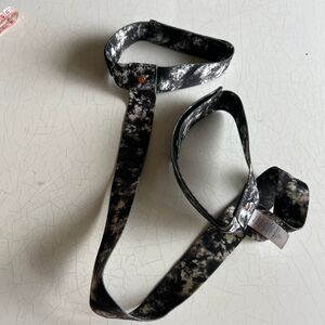 Ivivva  (Lululemon) yoga mat strap marble print